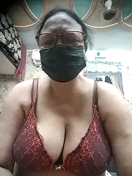 thehotlady online show from 10/03/25, 05:43