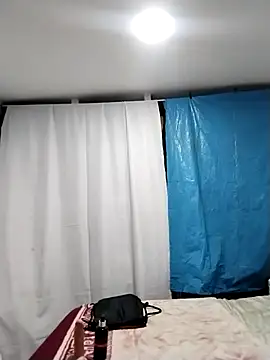 LaraCaliente online show from 10/24/25, 12:30