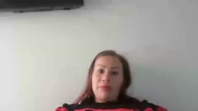 LaraCaliente online show from 04/15/26, 09:37