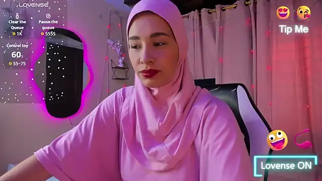 ShanaJamil online show from 10/16/25, 12:06