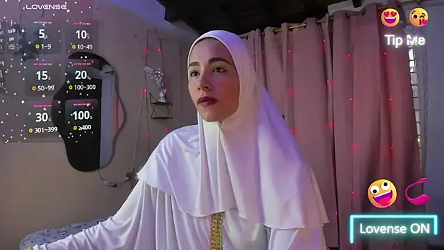 ShanaJamil online show from 11/04/25, 12:04