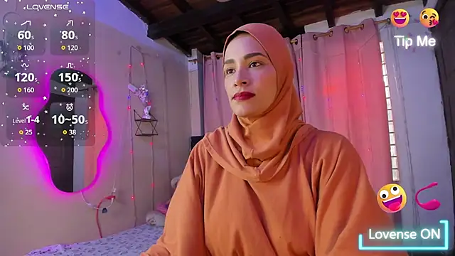 ShanaJamil online show from 12/15/25, 12:09