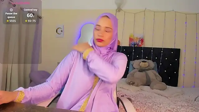 ShanaJamil online show from 04/14/26, 12:00