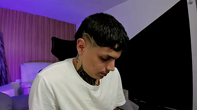 Declan-Fox online show from 09/25/25, 03:32