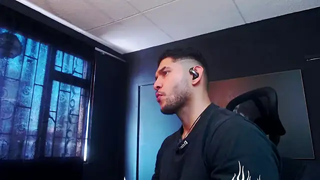 Snapshot of RichardMilleer chatting on 02/11/26, 01:38 RichardMilleer online show from 02/11/26, 01:38