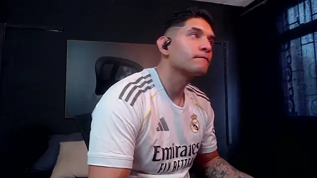 Snapshot of RichardMilleer chatting on 02/24/26, 01:53 RichardMilleer online show from 02/24/26, 01:53