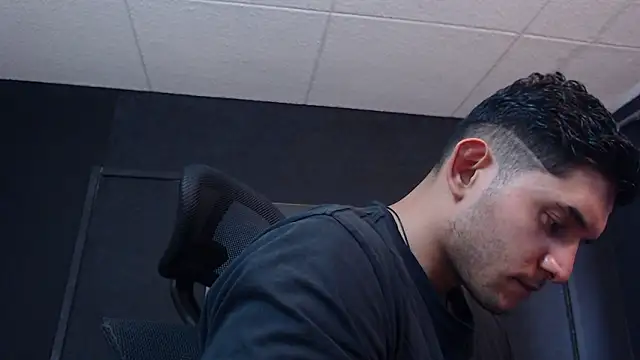 Snapshot of RichardMilleer chatting on 03/04/26, 04:24 RichardMilleer online show from 03/04/26, 04:24