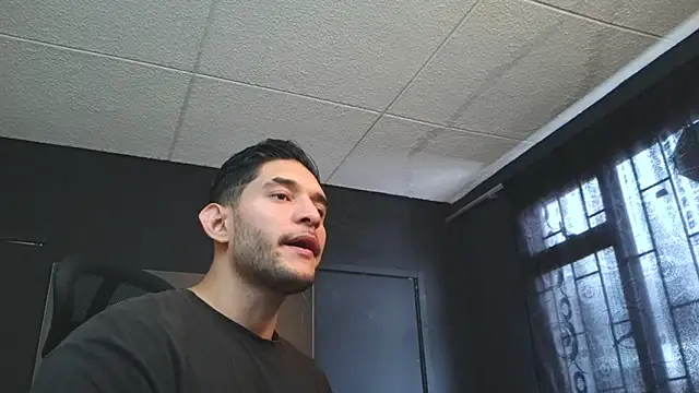 Snapshot of RichardMilleer chatting on 07/20/26, 05:04 RichardMilleer online show from 07/20/26, 05:04
