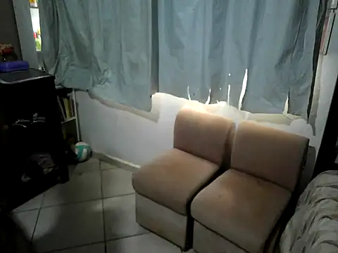 Snapshot of becmz chatting on 01/13/26, 07:41 becmz online show from 01/13/26, 07:41