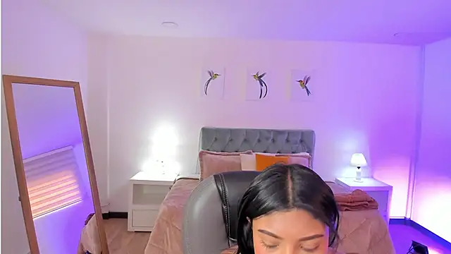 Sofia collen  online show from 10/29/25, 07:48