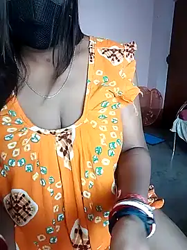 Snapshot of Bengalibeauty96 chatting on 07/12/26, 09:44 Bengalibeauty96 online show from 07/12/26, 09:44