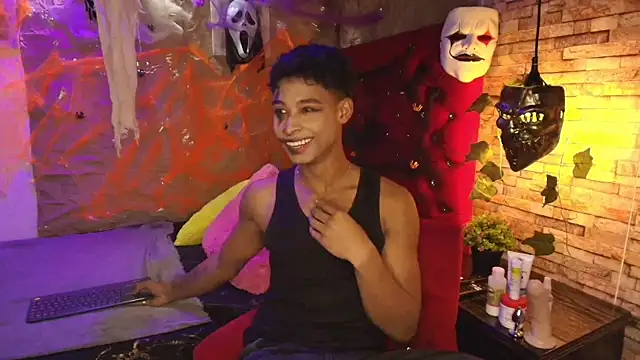 CoffeNaughty nom online show from 10/30/25, 05:20