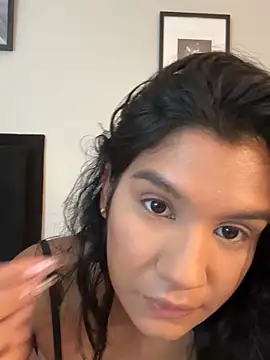 Lyria Diamond online show from 10/26/25, 08:15