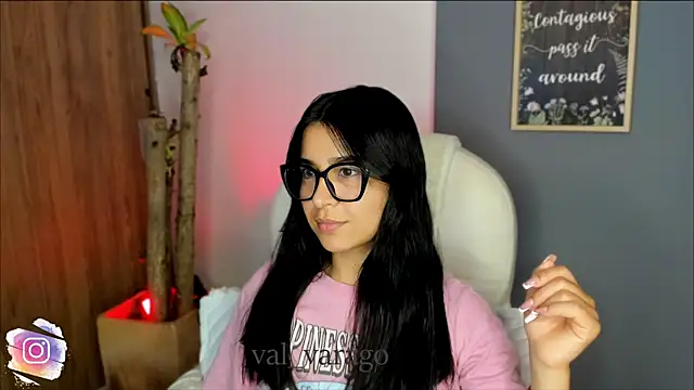 val varago online show from 11/03/25, 02:24