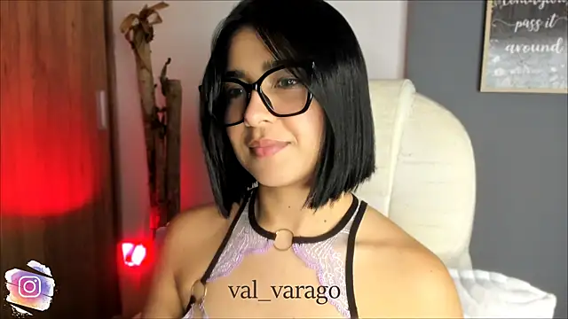 Snapshot of val_varago chatting on 05/04/26, 01:01 val varago online show from 05/04/26, 01:01