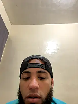 LeoPR00 online show from 10/18/25, 06:37