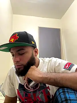 LeoPR00 online show from 10/26/25, 02:23