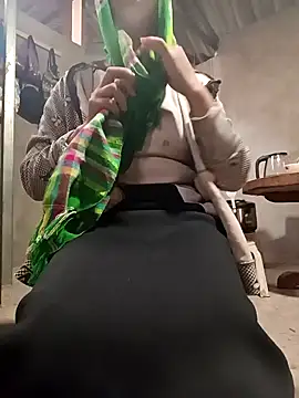 -Miu-98 online show from 12/16/25, 12:04