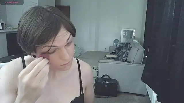 EnbyGamerChick online show from 09/26/25, 05:28