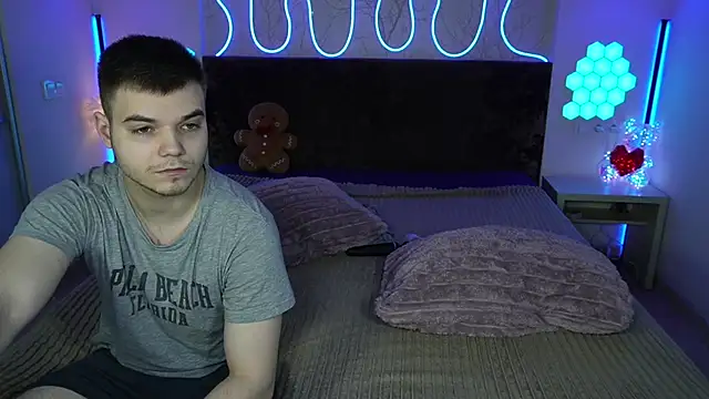 Vikki George online show from 04/20/26, 03:09