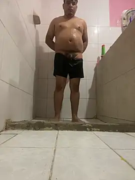 Snapshot of RangingWarranty chatting on 11/01/25, 08:00 RangingWarranty online show from 11/01/25, 08:00