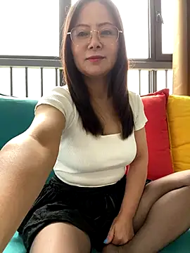 zhengzheng-102 online show from 09/18/25, 04:25