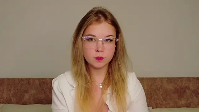 Lilith Bonheur online show from 02/11/26, 09:09