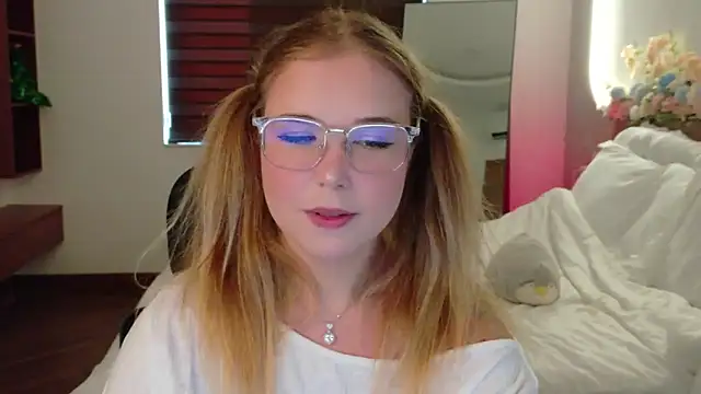 Lilith Bonheur online show from 03/31/26, 03:08