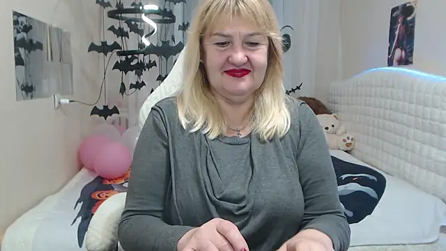 EmmaEllison online show from 10/29/25, 06:59