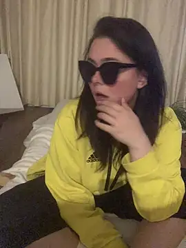 Mia Winters online show from 06/14/26, 09:39