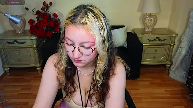 JuicyLullu online show from 09/17/25, 04:14