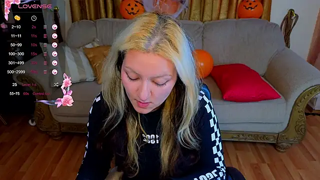 JuicyLullu online show from 10/25/25, 04:42