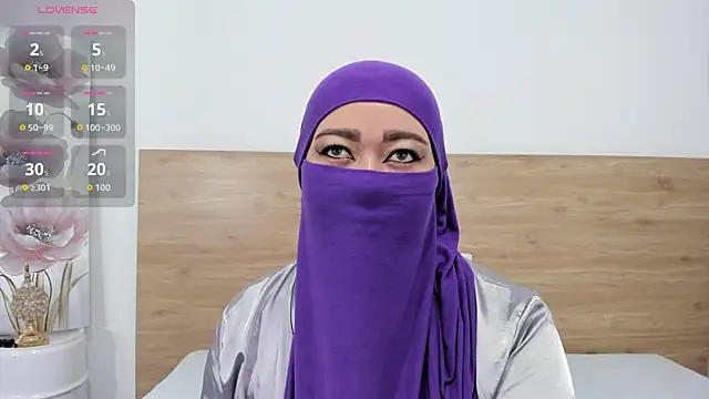 Snapshot of Jadiya_ chatting on 10/22/25, 12:05 Jadiya  online show from 10/22/25, 12:05