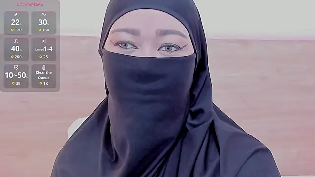 Snapshot of Jadiya_ chatting on 10/25/25, 12:02 Jadiya  online show from 10/25/25, 12:02