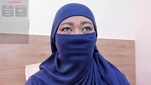 Snapshot of Jadiya_ chatting on 10/27/25, 12:09 Jadiya  online show from 10/27/25, 12:09