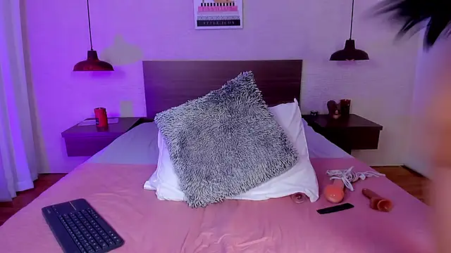 cloehill  online show from 12/18/25, 11:38