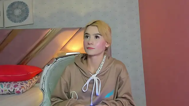 ChloeLaurentt online show from 01/10/26, 01:24