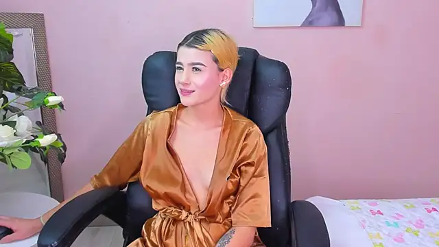 ChloeLaurentt online show from 03/15/26, 08:04