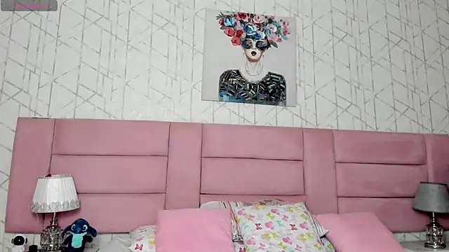 Snapshot of ChloeLaurentt chatting on 05/20/26, 01:17 ChloeLaurentt online show from 05/20/26, 01:17