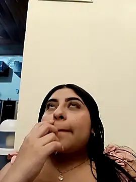 TifanieJones online show from 10/03/25, 12:29
