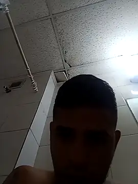 Snapshot of SrDeLaOz chatting on 09/23/25, 04:04 SrDeLaOz online show from 09/23/25, 04:04