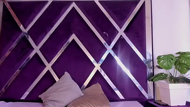 angelkyraasm online show from 02/05/26, 12:43