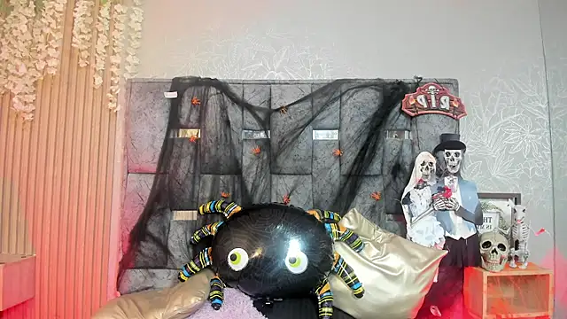Nicky Brown  online show from 10/23/25, 04:17