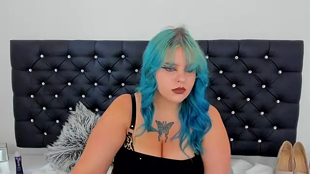 Snapshot of LunaWetPussy chatting on 07/02/26, 01:28 LunaWetPussy online show from 07/02/26, 01:28