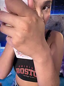 Isabella-Teen online show from 09/18/25, 12:34