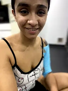 Isabella-Teen online show from 10/27/25, 12:47