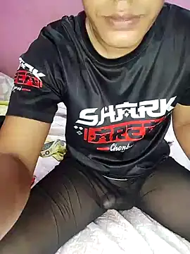 Snapshot of Zarul98 chatting on 12/15/25, 11:31 Zarul98 online show from 12/15/25, 11:31