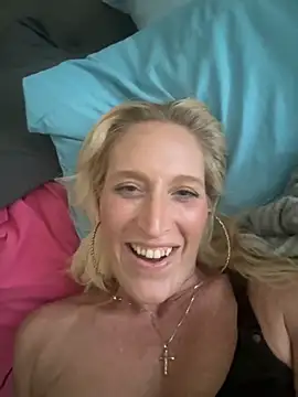 Snapshot of JemTastic chatting on 09/24/25, 05:16 JemTastic online show from 09/24/25, 05:16