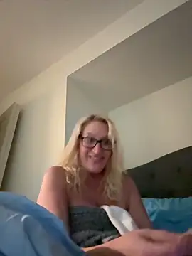 Snapshot of JemTastic chatting on 09/25/25, 05:22 JemTastic online show from 09/25/25, 05:22