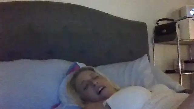 Snapshot of JemTastic chatting on 09/29/25, 04:17 JemTastic online show from 09/29/25, 04:17